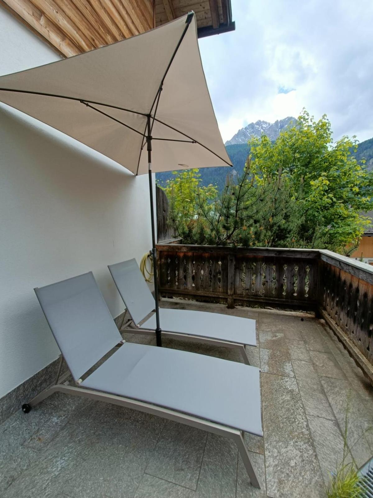 Appartamenti Sonnenuhr Sexten Exterior photo